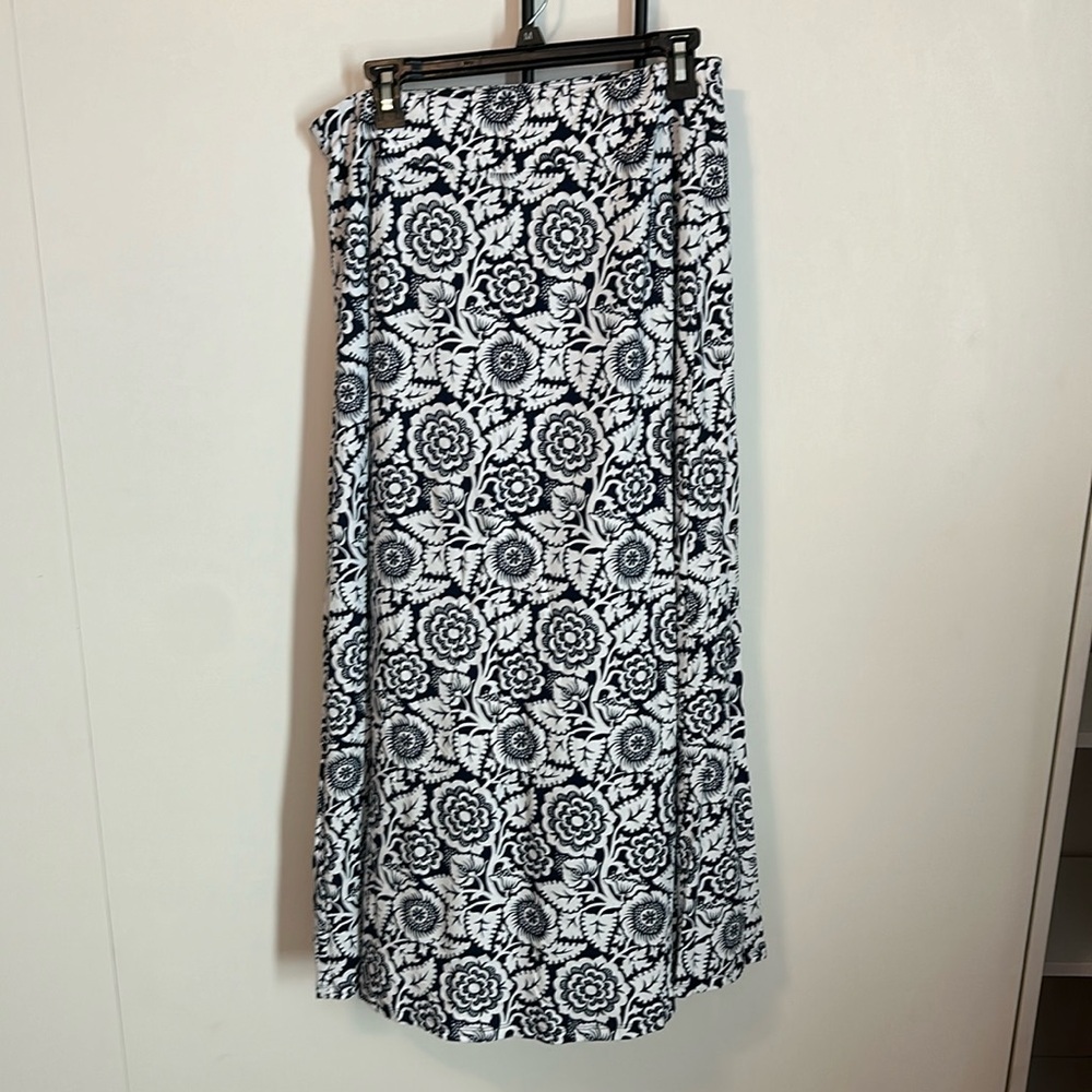 Navy Floral Print Long Skirt - Talbots - NWT - size M